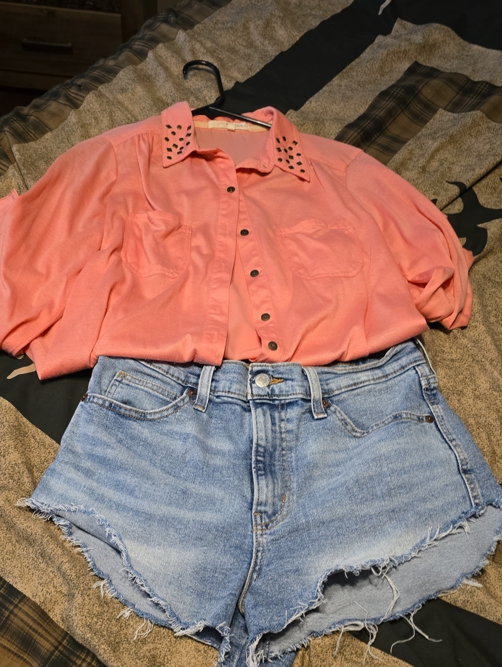 Signature by Levi Strauss Coral Button-Front Shirt with Stud Collar & Levi Short